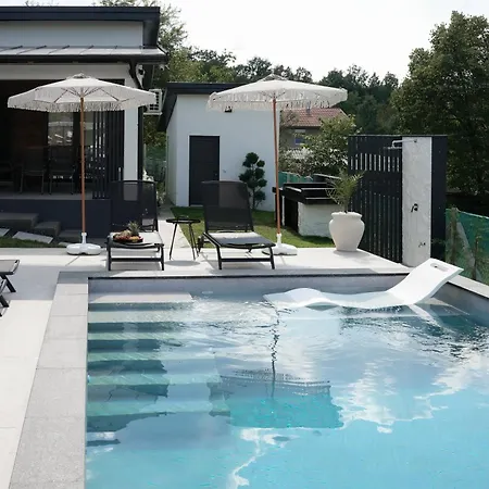 Aeri Nature Concept Villa *