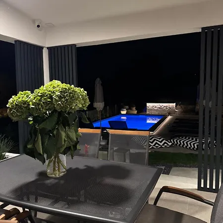 Aeri Nature Concept Villa *